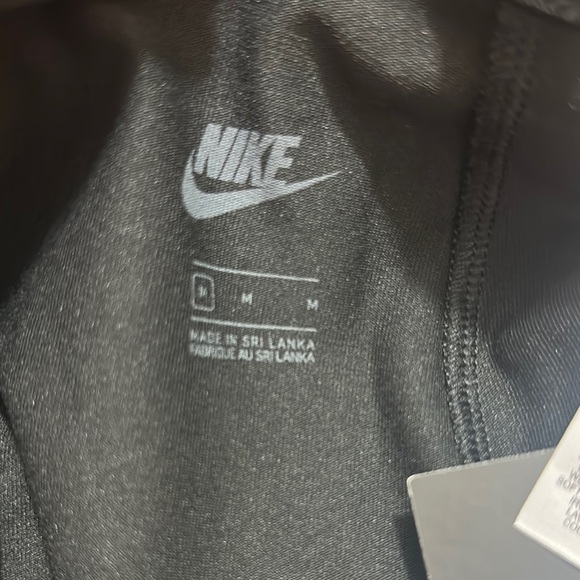 Nike Black and Blue Athletic Leggings with Form-Fitting Design - Picture 12 of 12